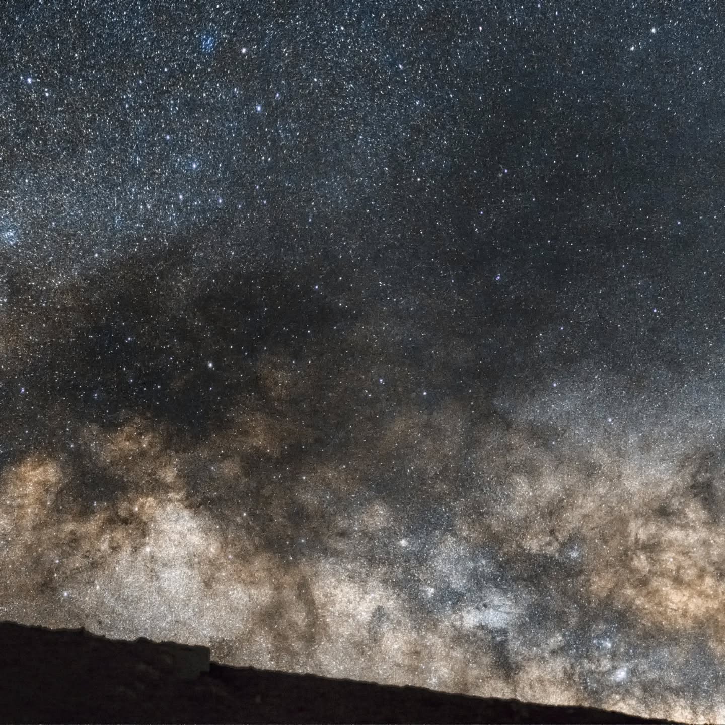 *The complete milkyway way band on top of the Langza Buddha*