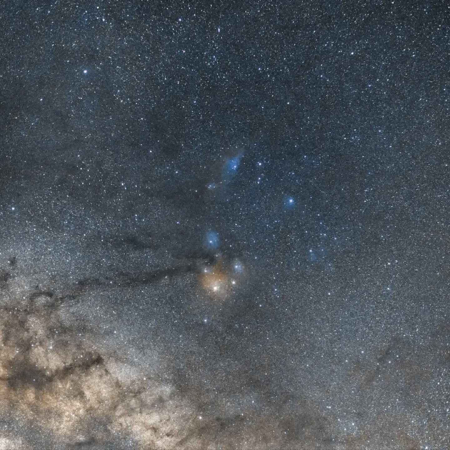*The complete milkyway way band on top of the Langza Buddha*